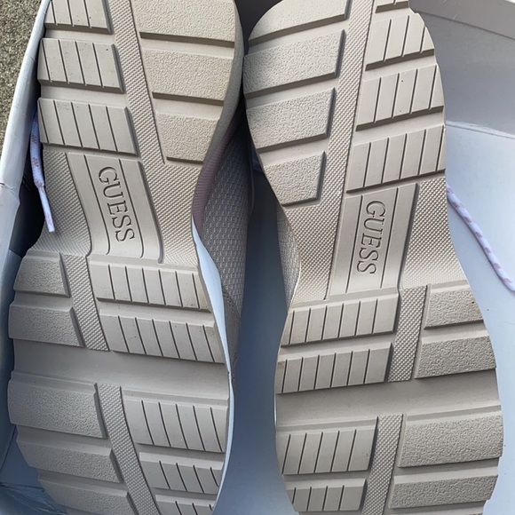 Guess Women's Speed Color-Block Sneakers SZ 8.5 - Picture 7 of 8